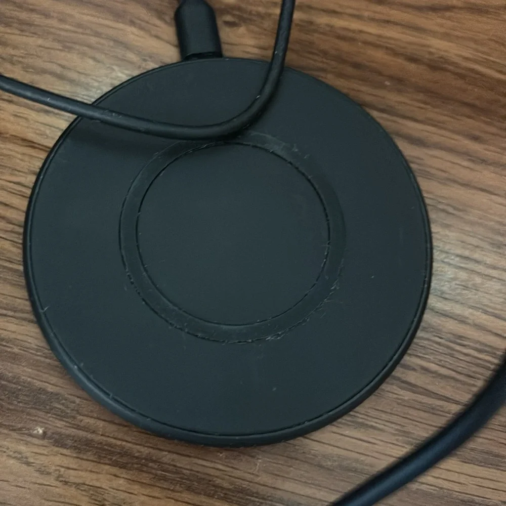 NWOT ONN Wireless Phone Charger 2 pc Circle & Cord Model No. ONB18WI701 DC 5V/2A
